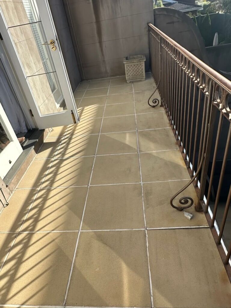 Balcony Retile Before Image